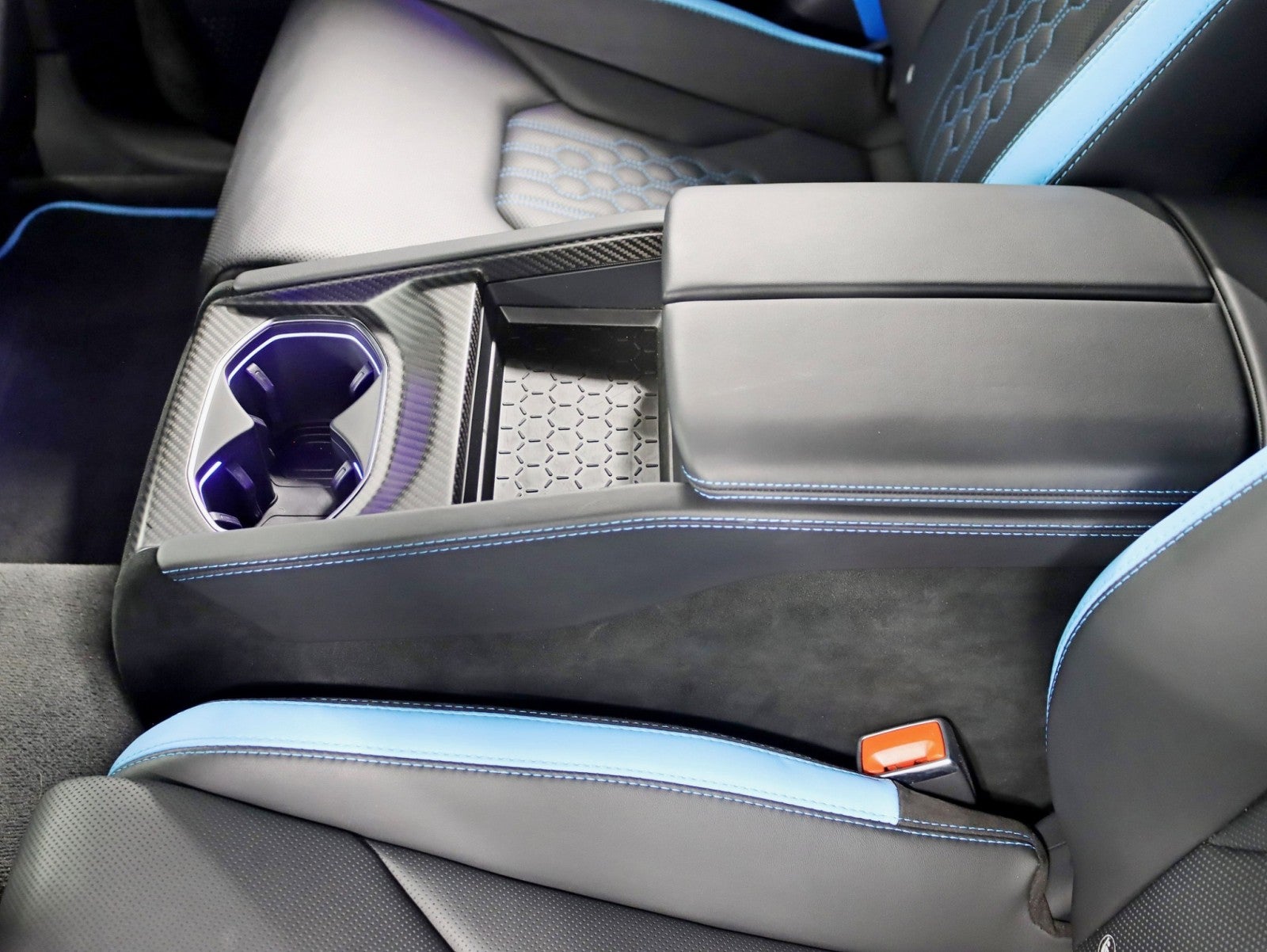 2023 Lamborghini Urus Full PPF/Performante Carbon Interior/Exterior Pkg Rear TV's Night Vision 4-Place Seat B&O Sound