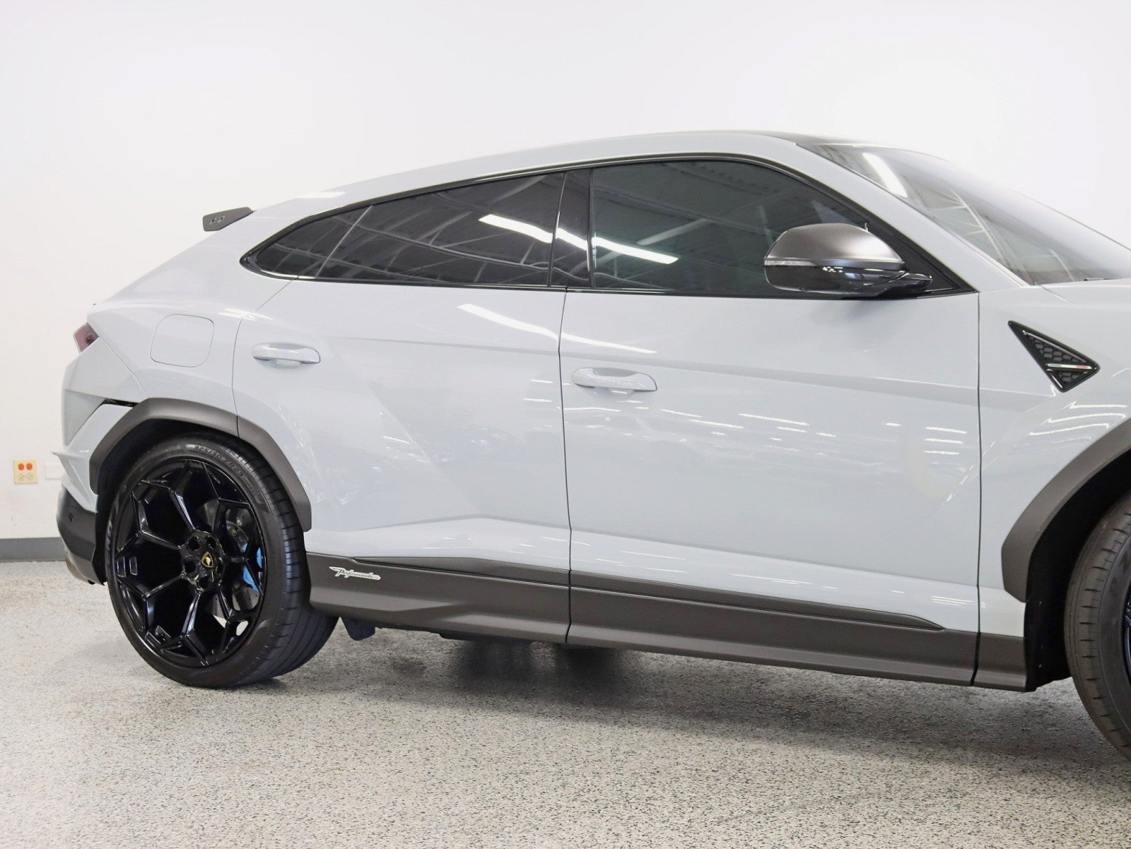 2023 Lamborghini Urus Full PPF/Performante Carbon Interior/Exterior Pkg Rear TV's Night Vision 4-Place Seat B&O Sound