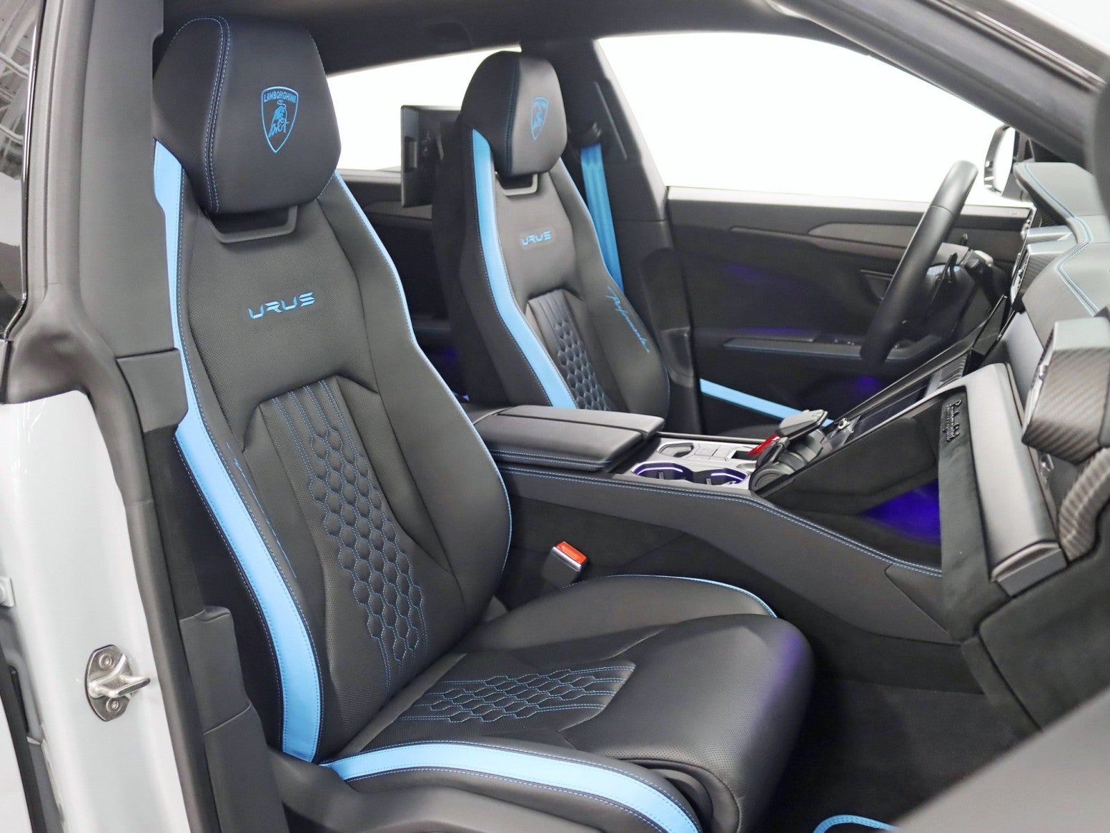 2023 Lamborghini Urus Full PPF/Performante Carbon Interior/Exterior Pkg Rear TV's Night Vision 4-Place Seat B&O Sound