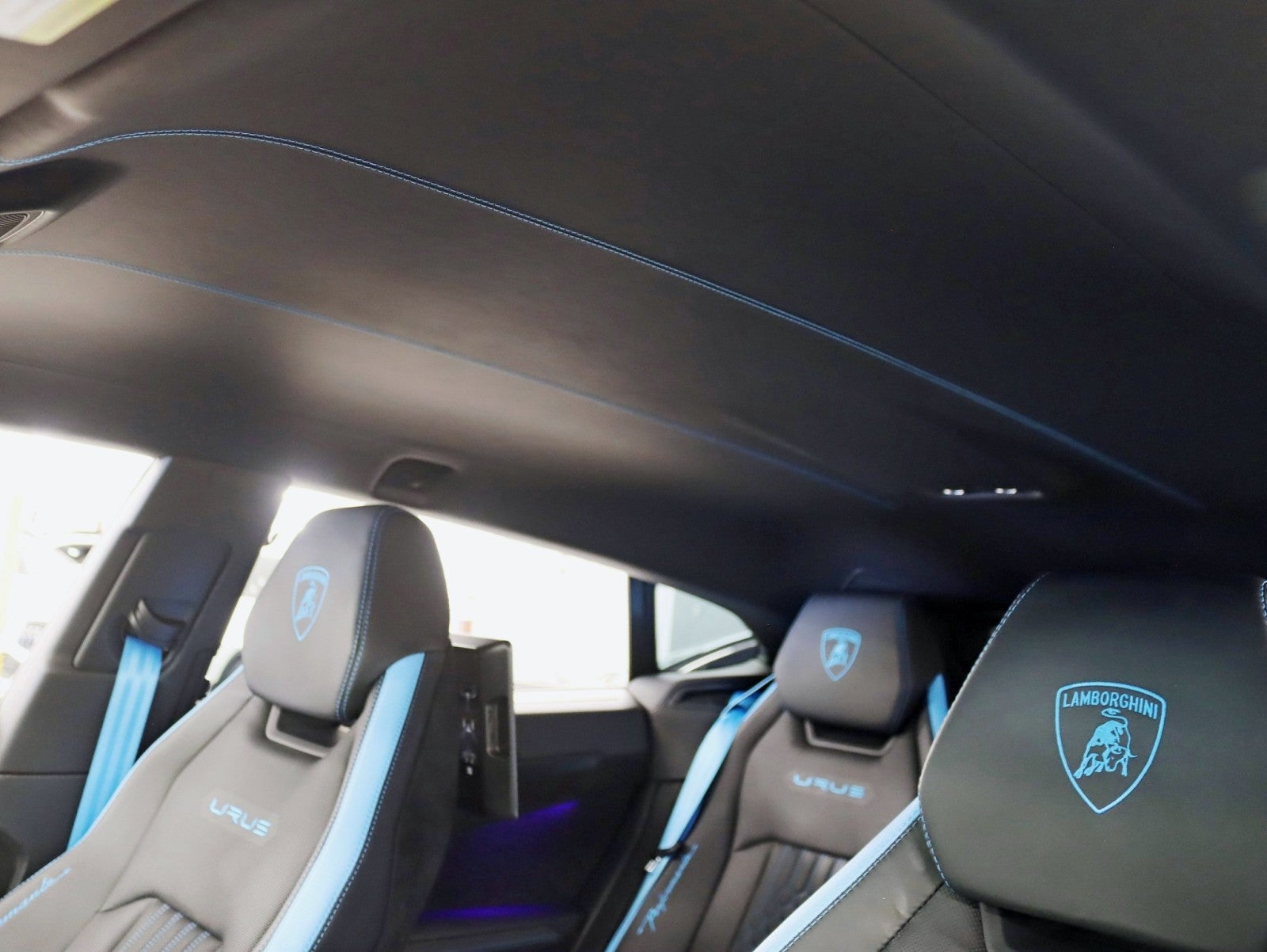 2023 Lamborghini Urus Full PPF/Performante Carbon Interior/Exterior Pkg Rear TV's Night Vision 4-Place Seat B&O Sound