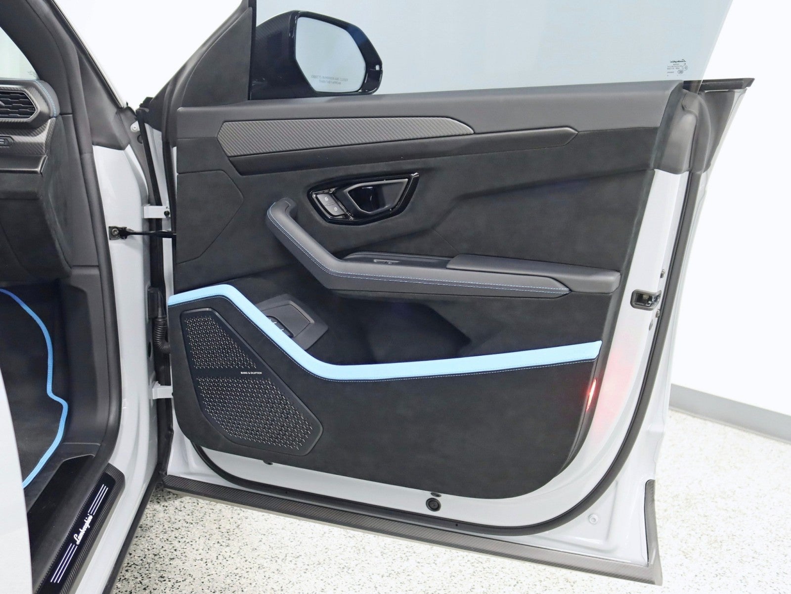 2023 Lamborghini Urus Full PPF/Performante Carbon Interior/Exterior Pkg Rear TV's Night Vision 4-Place Seat B&O Sound