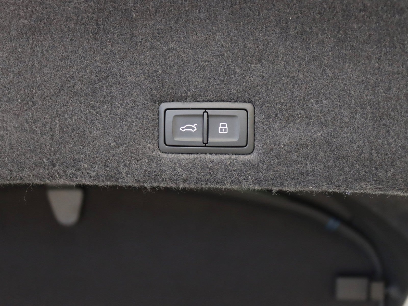 2023 Lamborghini Urus Full PPF/Performante Carbon Interior/Exterior Pkg Rear TV's Night Vision 4-Place Seat B&O Sound